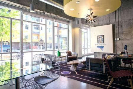 אינדיאנפוליס Cozysuites Two Stylish Apts, Monument Circle, Indy מראה חיצוני תמונה